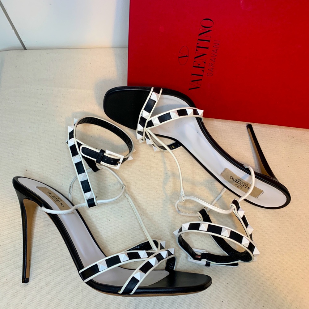 *SOLD* Valentino Free Rockstud 105MM Sandal — 39.5